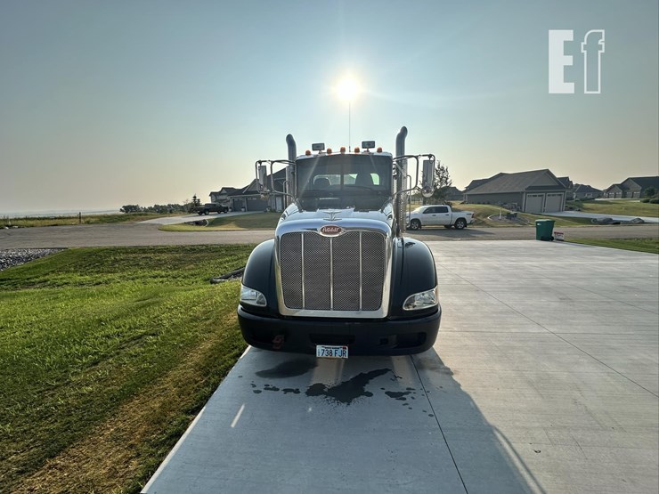 2012-peterbilt-386-image-4