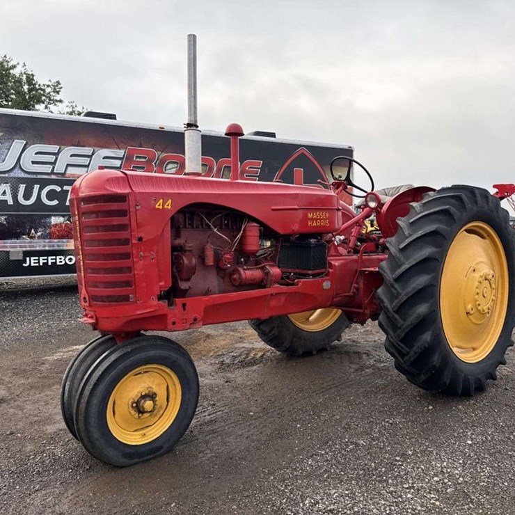 MASSEY-HARRIS 44