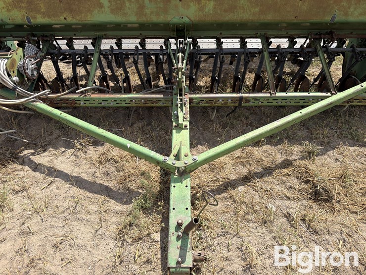 john-deere-8300-image-10