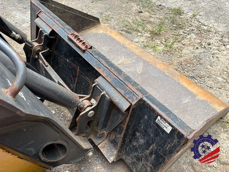 new-holland-c227-image-13