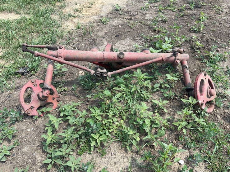 farmall-c-and-200-wide-front-end-image-1