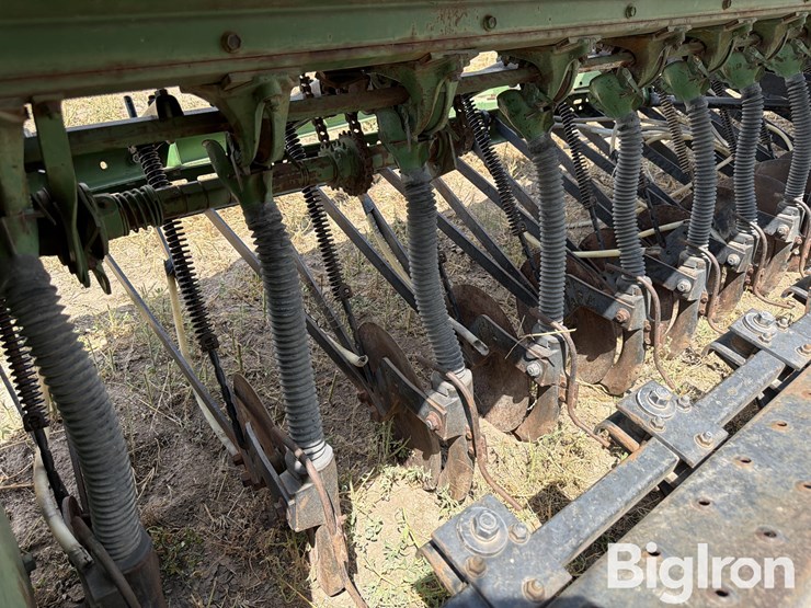 john-deere-8300-image-16