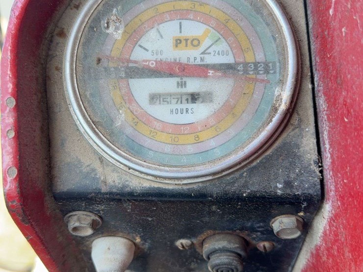 farmall-856-diesel-image-67