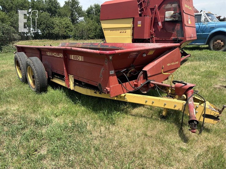 new-holland-680-image-2