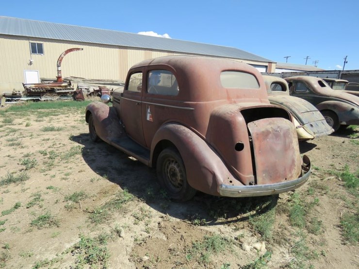 1935-dodge-tudor-sedan-image-6