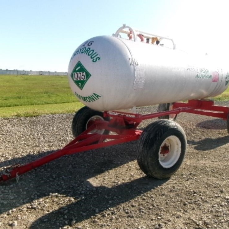 ANHYDROUS TANK ON GEAR 3371