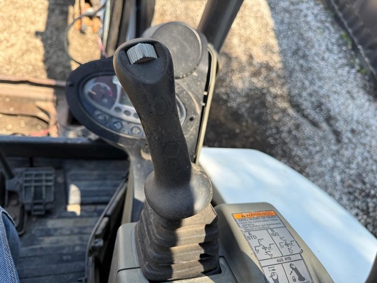 2015-bobcat-e32-image-21