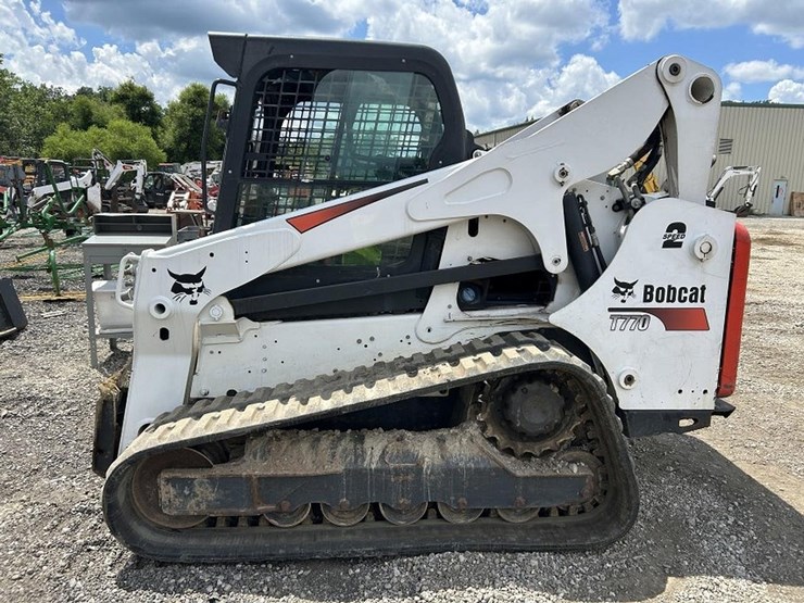 2022-bobcat-t770-image-1