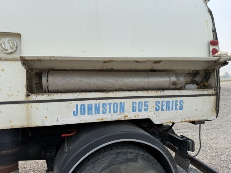 2001-johnston-605-image-15