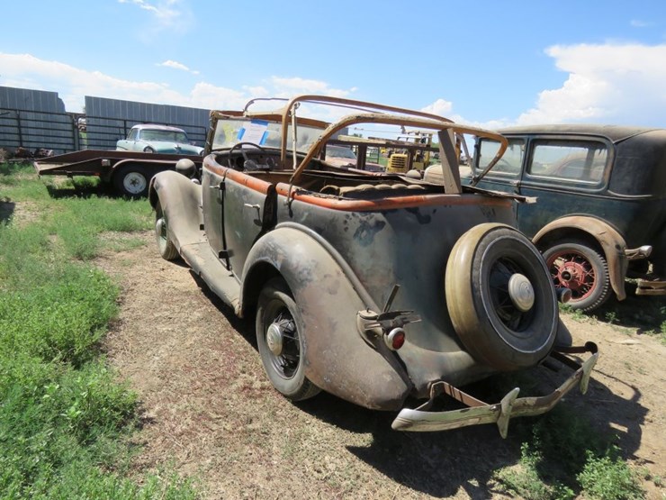 1935-ford-4dr-phaeton-image-12