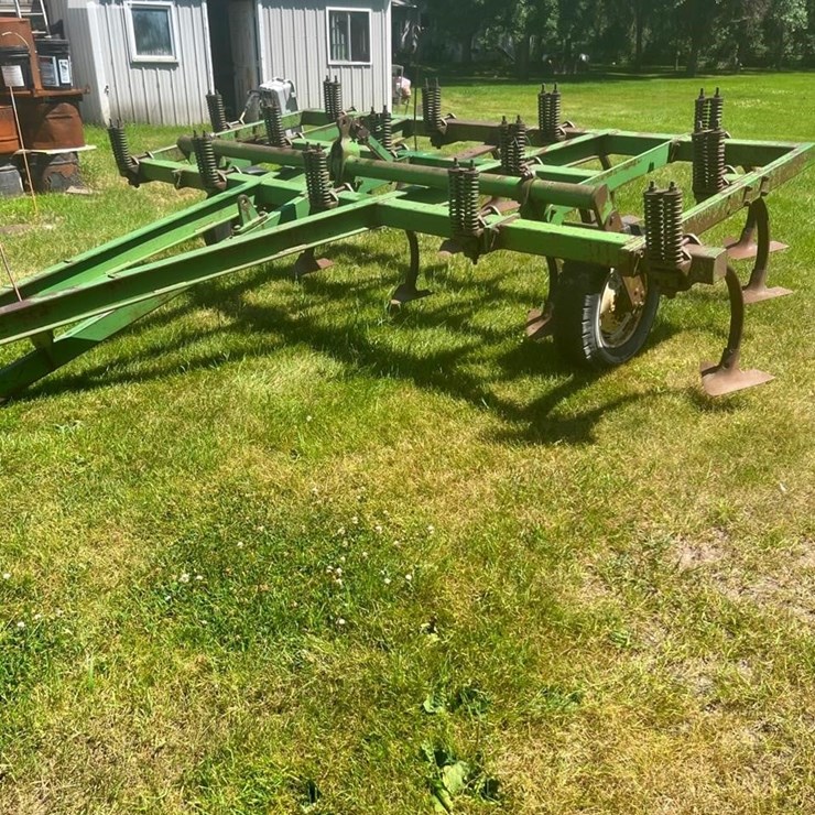 JOHN DEERE 100