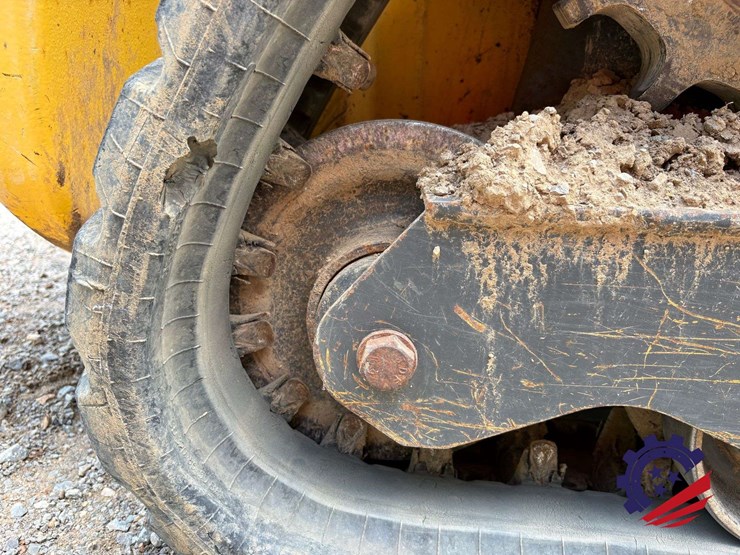 new-holland-c227-image-33