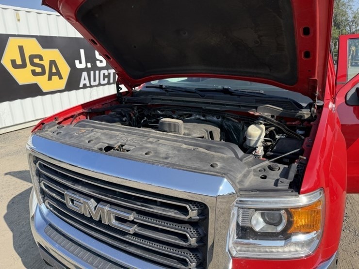 2016-gmc-sierra-2500-crew-cab-4x4-pickup-image-15