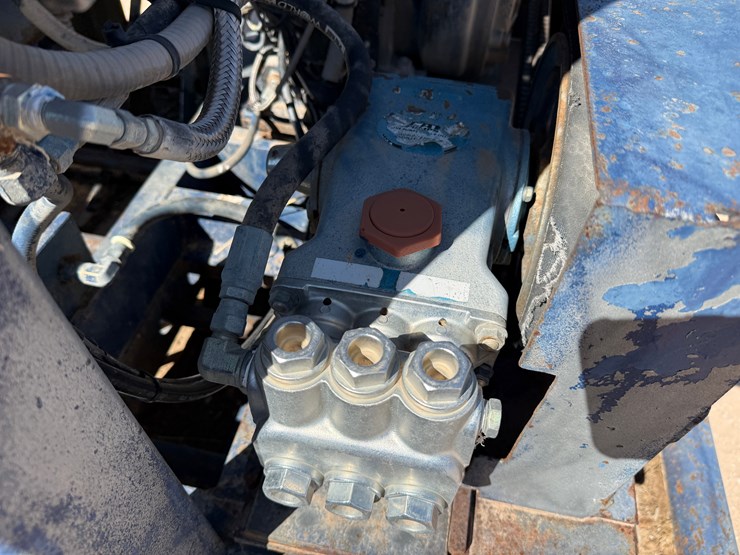 meyers-3-station-4-bottle-diesel-powered-accumulator-closing-unit,-skidded-image-10