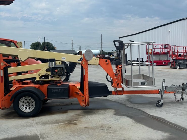 2019-jlg-t350-image-3