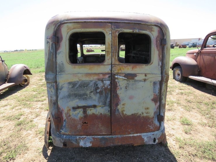 1933-4-dodge-humpback-panel-truck-image-7