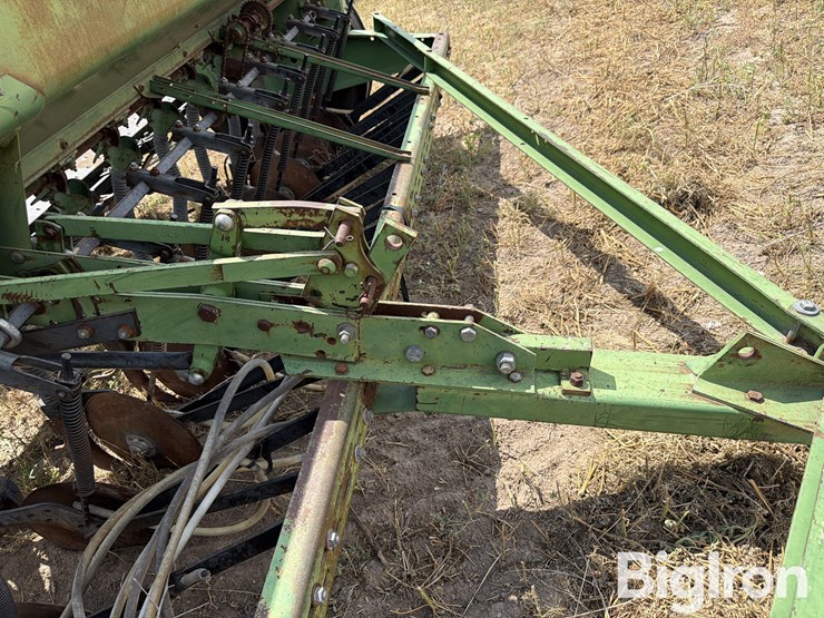 john-deere-8300-image-11