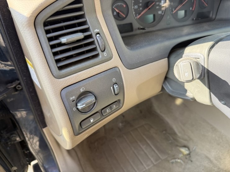 2003-volvo-xc70-image-24