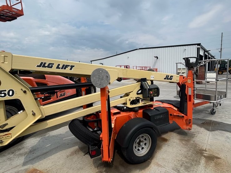 2019-jlg-t350-image-4