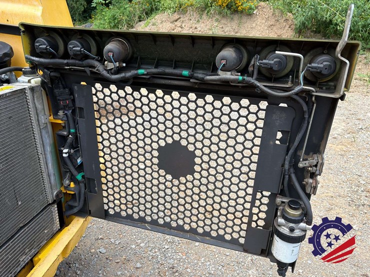 new-holland-c227-image-45