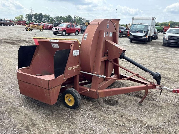 new-holland-f62b-image-4