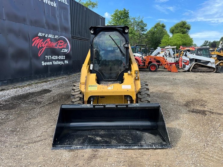 2017-caterpillar-262d-image-9