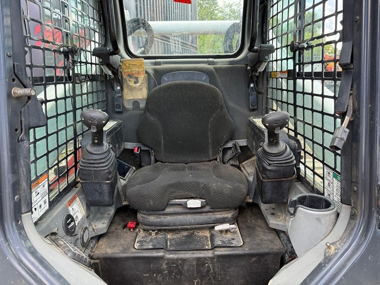 2022-bobcat-t770-image-21
