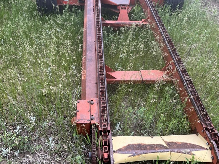 new-holland-85-image-4