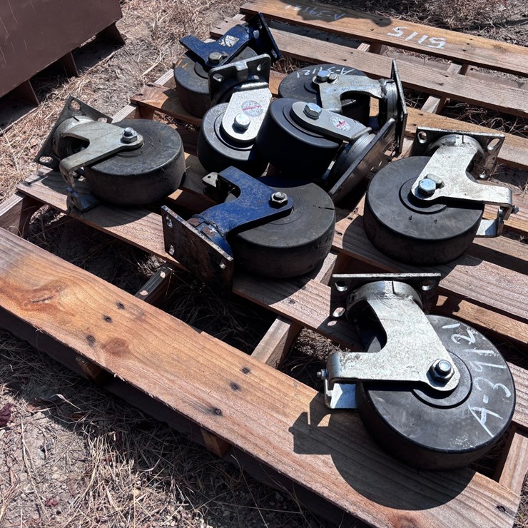 #5115 • (8) VARIOUS SIZED CASTERS