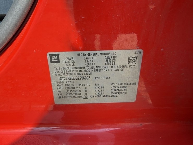 2016-gmc-sierra-2500-crew-cab-4x4-pickup-image-19