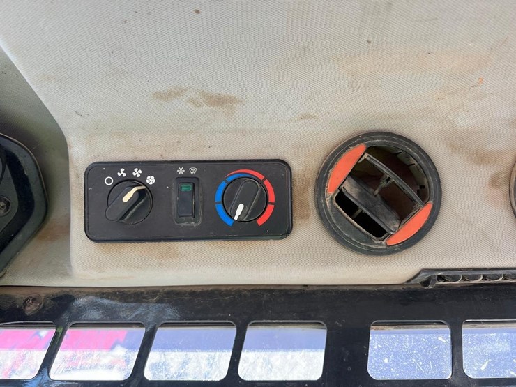 2021-bobcat-t66-image-22