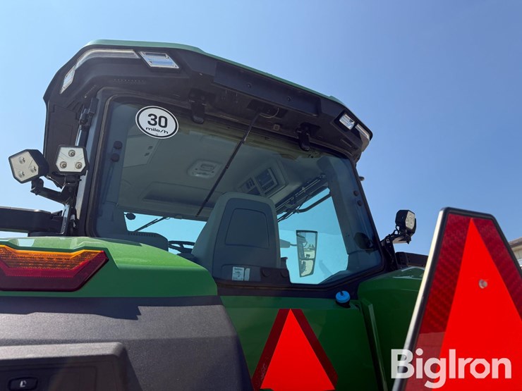 2025-john-deere-8r-370-image-19
