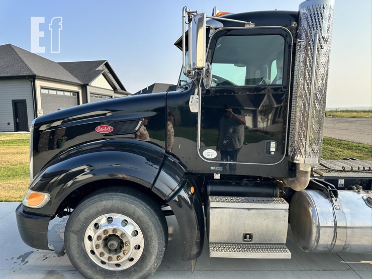 2012-peterbilt-386-image-31