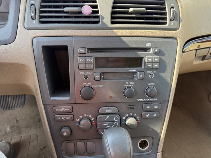 2003-volvo-xc70-image-27
