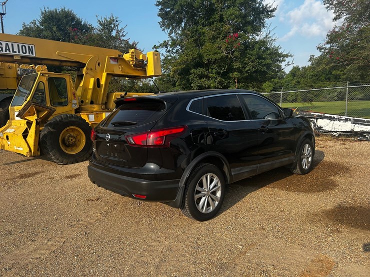 2017-nissan-rogue-image-3