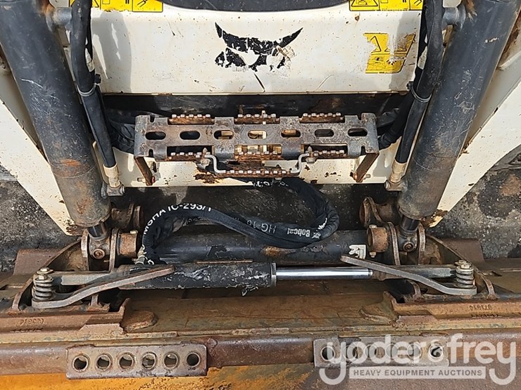 2022-bobcat-t595-image-12