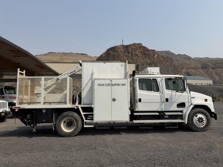 2002-freightliner-fl70-image-6
