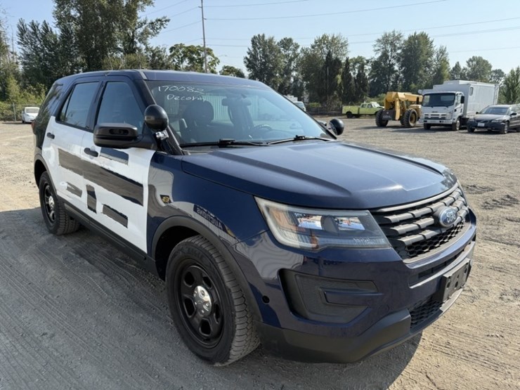 2017-ford-explorer-image-2