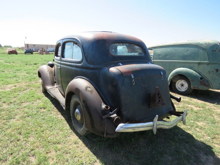 1936-ford-tudor-humpback-sedan-image-6