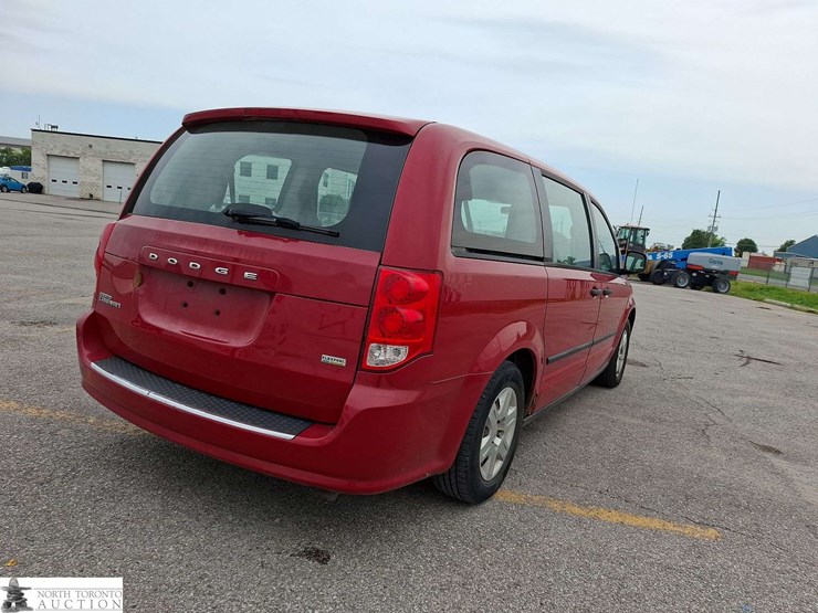 2013-dodge-grand-caravan-image-5