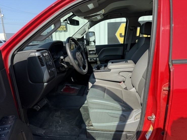 2016-gmc-sierra-2500-crew-cab-4x4-pickup-image-20