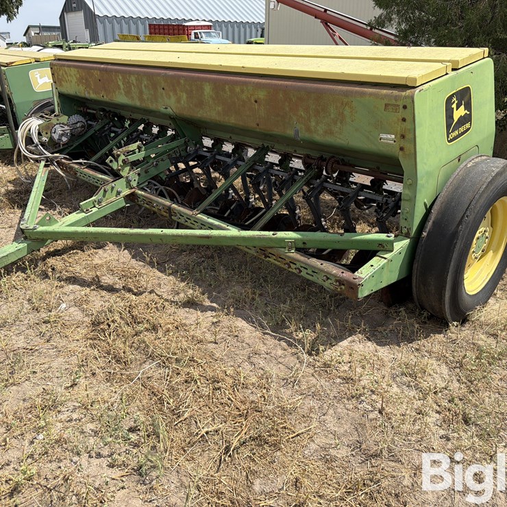 JOHN DEERE 8300