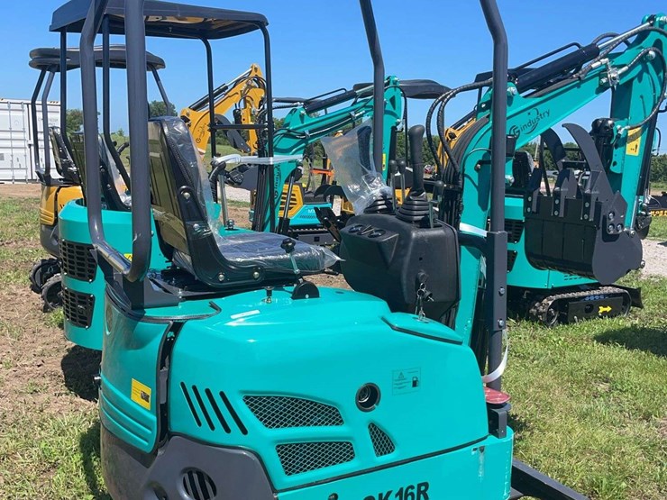 qk16r-mini-excavator-image-7