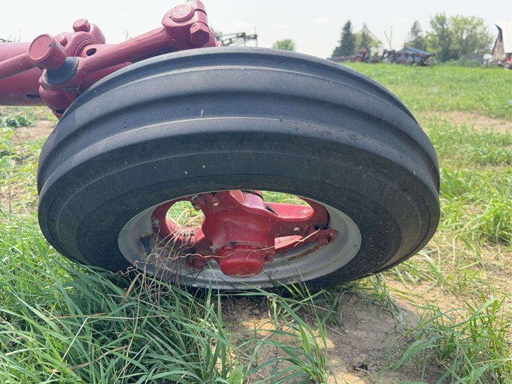 farmall-100-series-front-end-image-7