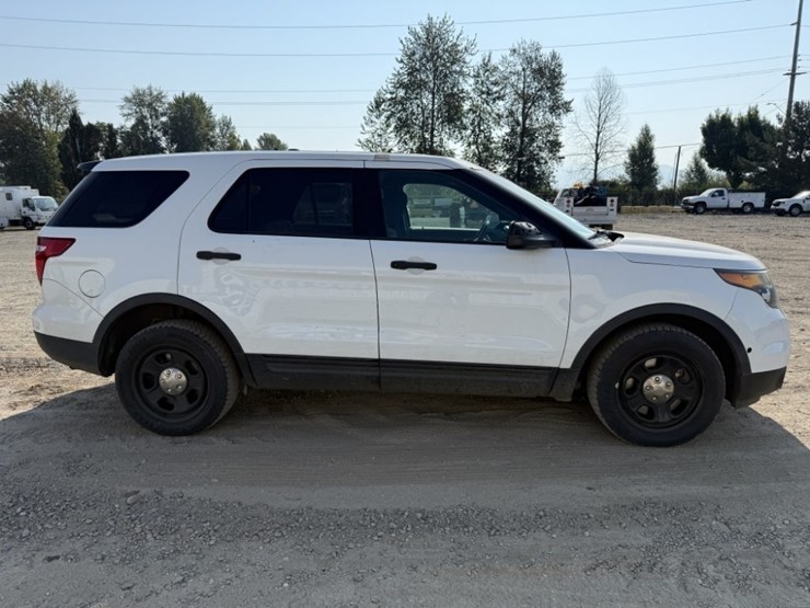 2015-ford-explorer-image-3