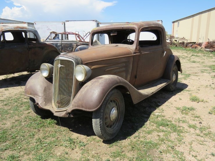 1935-chevrolet-standard-3-window-coupe-image-3