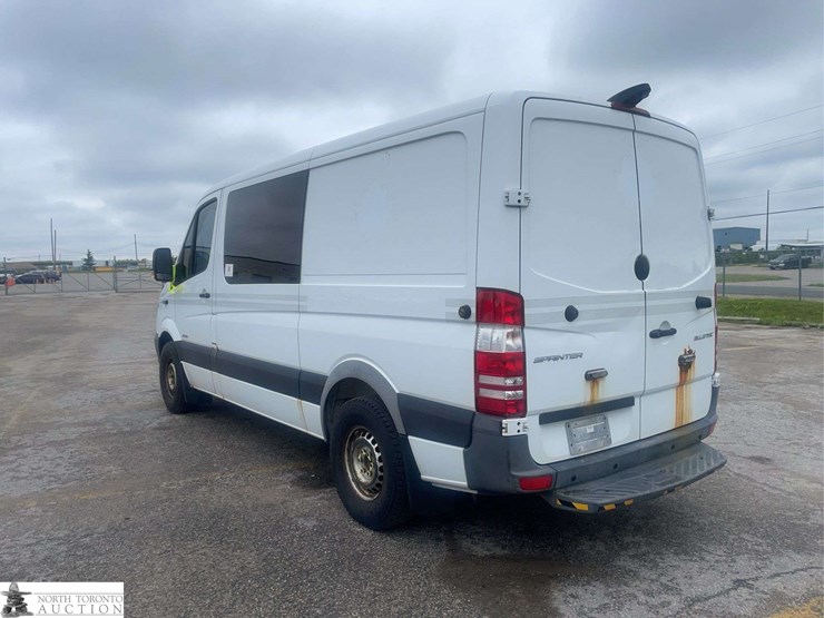 2015-mercedes-benz-sprinter-2500-image-7