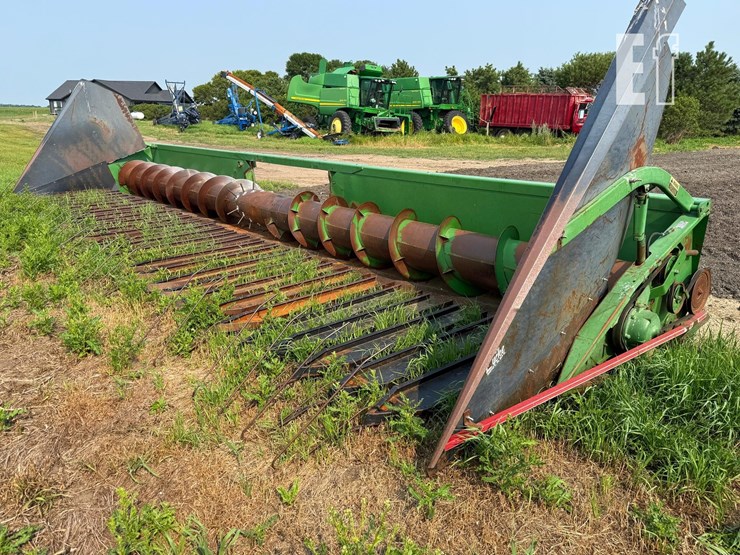 john-deere-230-image-1
