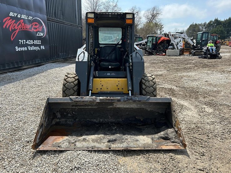 new-holland-l180-image-7