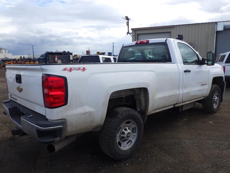 2016-chevrolet-2500hd-image-3